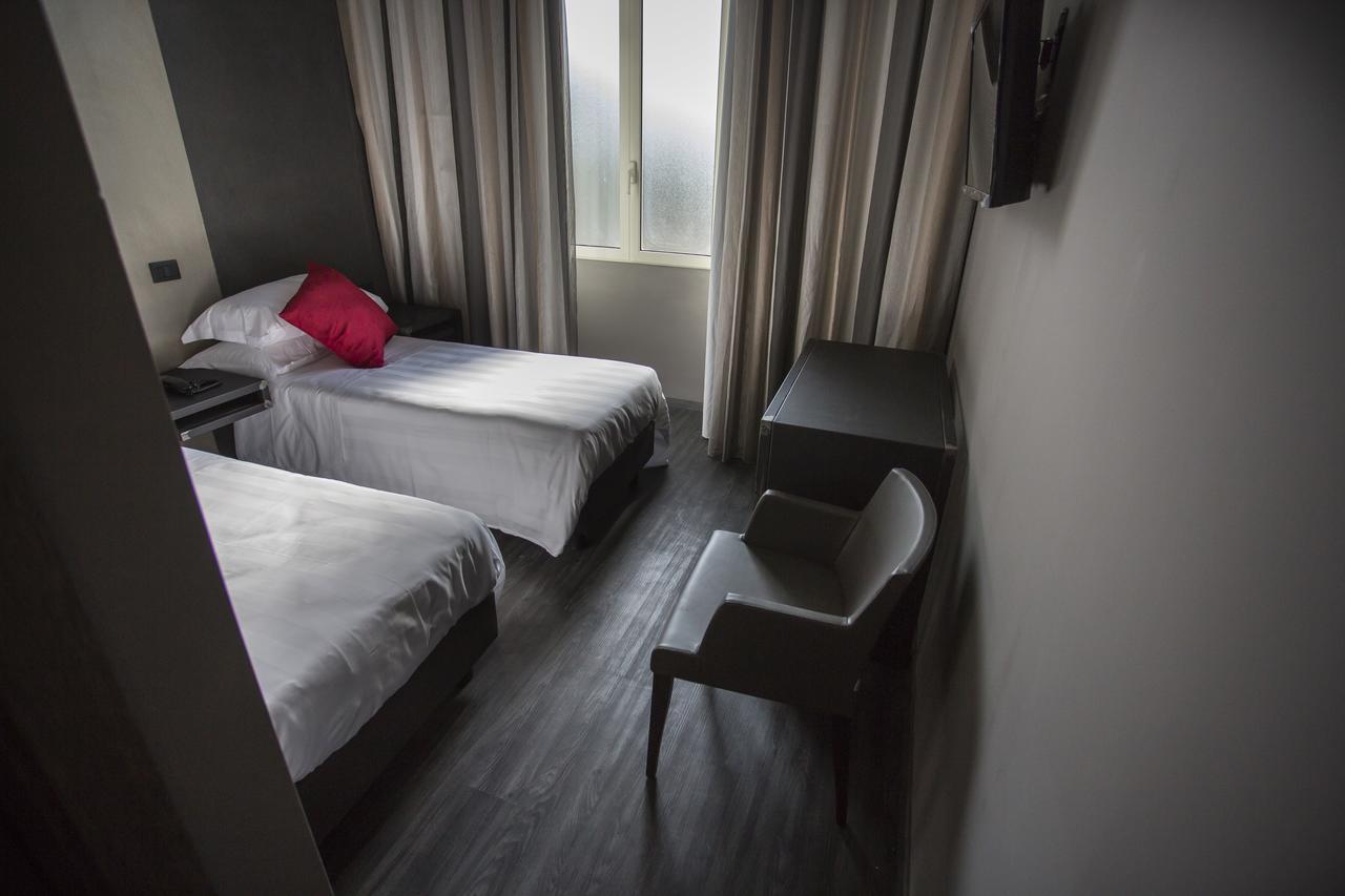 V99 Hotel Rom Eksteriør billede