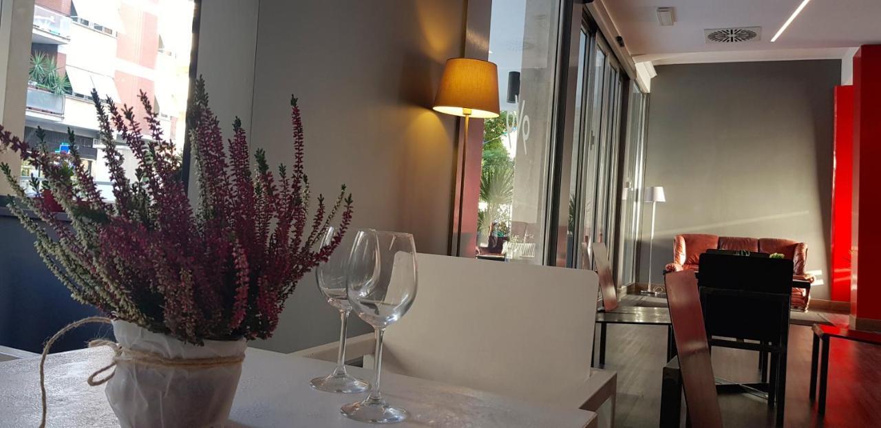 V99 Hotel Rom Eksteriør billede