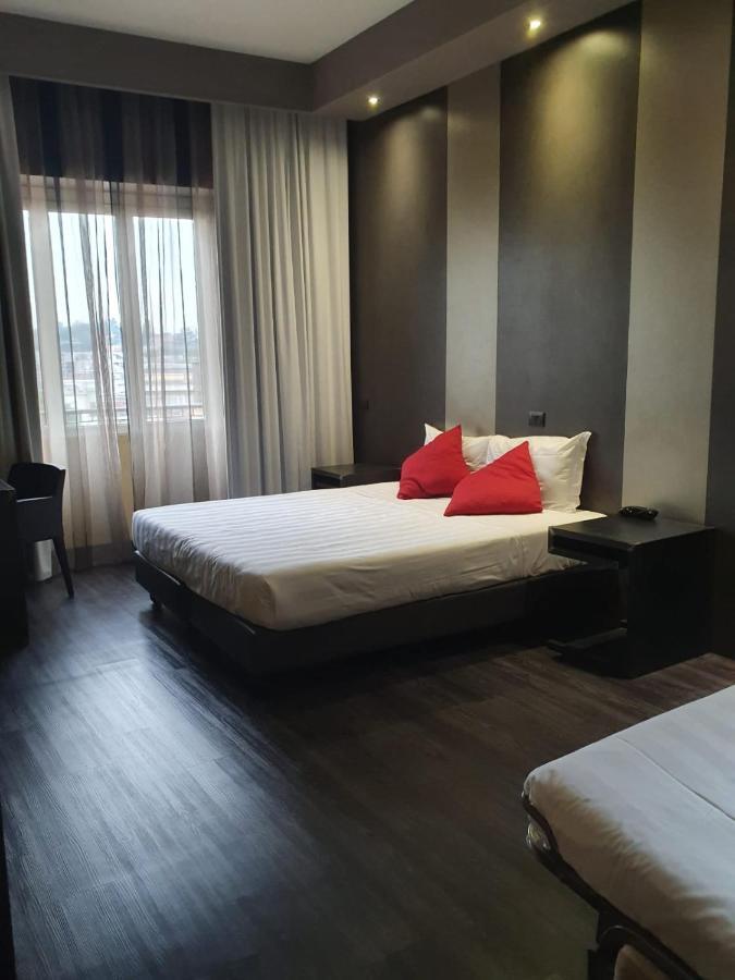 V99 Hotel Rom Eksteriør billede